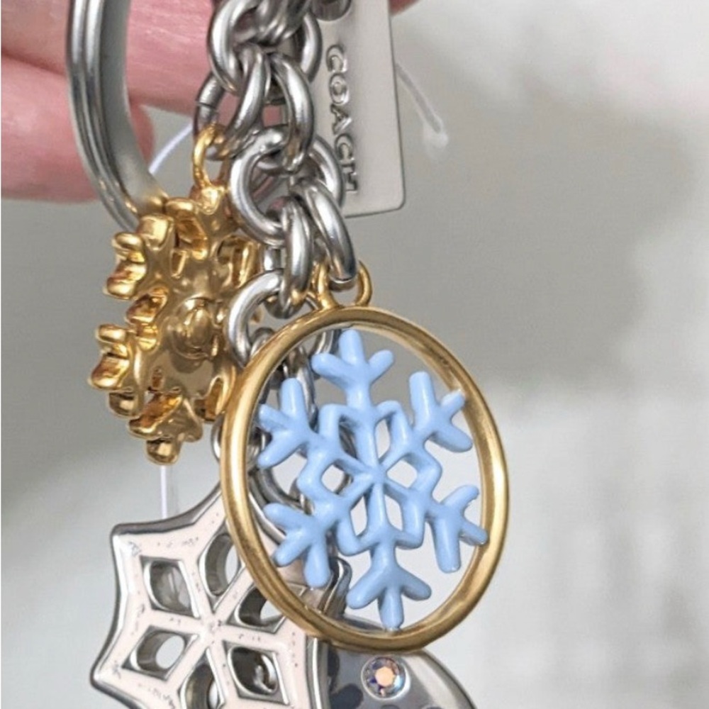 NWT Coach Snowflake Bag charm - Keychain - Picture 3 of 4